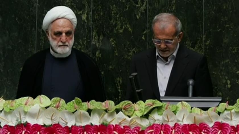 Iranpress: Masoud Pezeshkian Takes Oath of Office as Iran