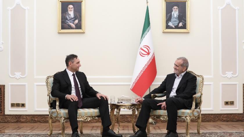 Iranpress: President appreciates Serbia