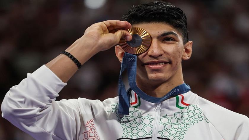 Iranpress: Iranian Taekwondo Player Wins Gold Medal at Paris 2024 Olympics