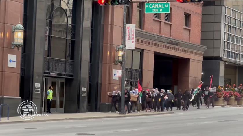 Iranpress: Palestinian Supporters Rally in Front of Israeli Consulate in Chicago