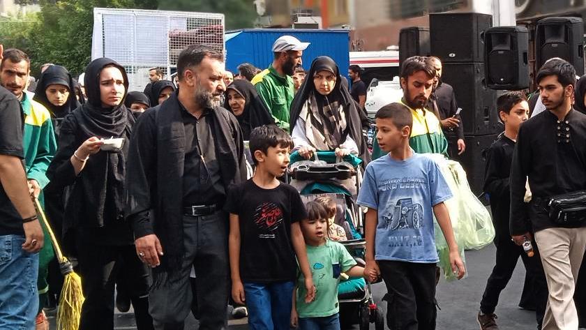 Iranpress:  Iranians Commemorate Arbaeen with Processions and Reflection