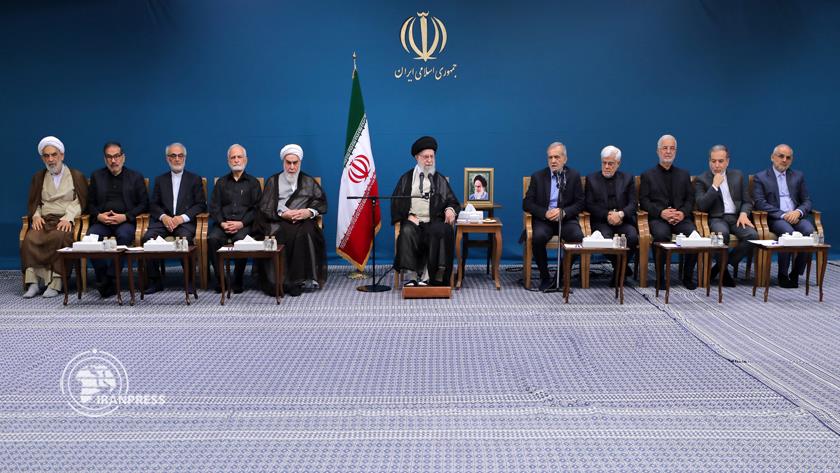 Iranpress: Leader Meets President Pezeshkian and His Cabinet