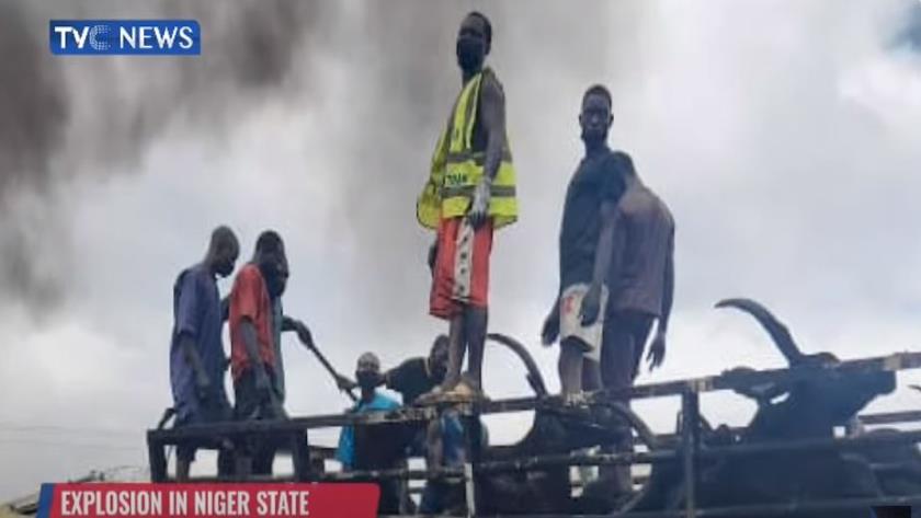 Iranpress: 100 People Killed in Tanker Explosion in Nigeria