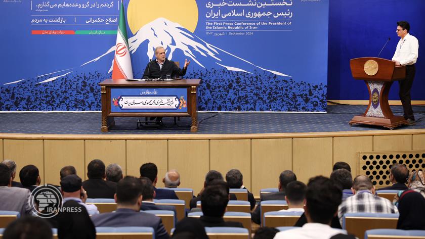 Iranpress: Muslim Countries Better to Have No Boundaries