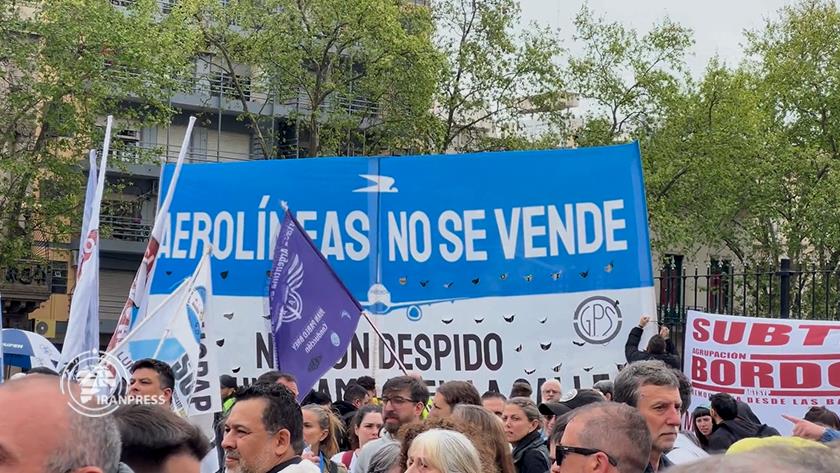 Iranpress: Aerolíneas Argentinas Workers March to Congress in Rejection of Its Privatization 