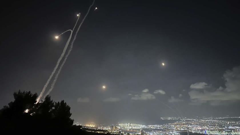 Iranpress: Lebanese Hezbollah Lunches Barrage of Missiles into Occupied Palestine 