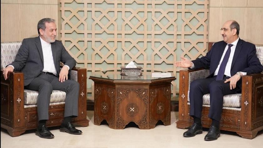 Iranpress: Iranian, Syrian FMs Review Latest Security Developments of Region