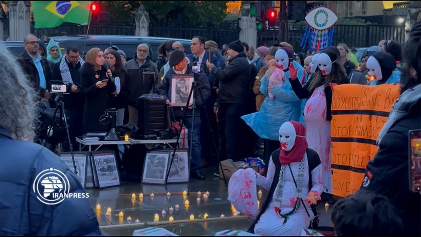 Iranpress: Londoners Protest British Parliamentarians