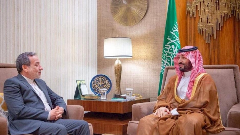 Iranpress: Iran FM and MBS Discuss 