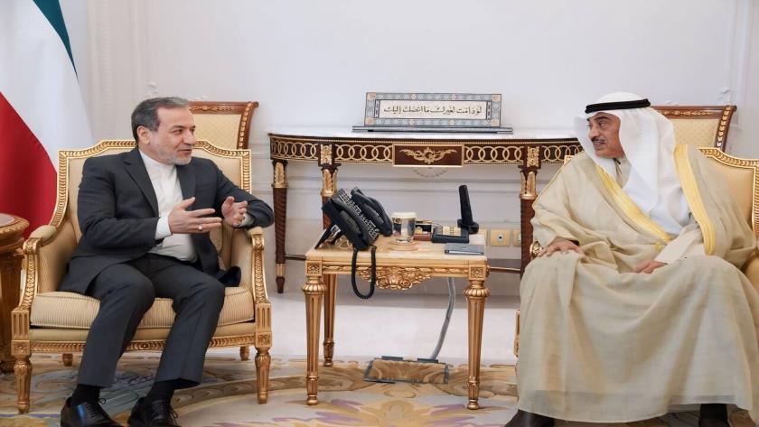 Iranpress: Iranian FM Meets Kuwaiti Crown Prince