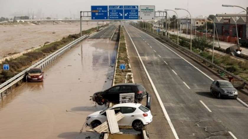 Iranpress: 72 People Killed, Dozen Missing in Unprecedented Flood in Spain