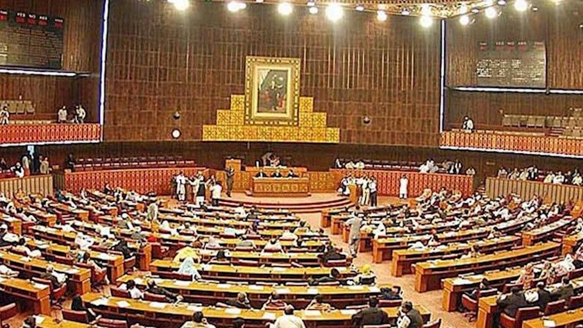 Iranpress: Pakistan Parliament Condemns US Congress Interference in Islamabad