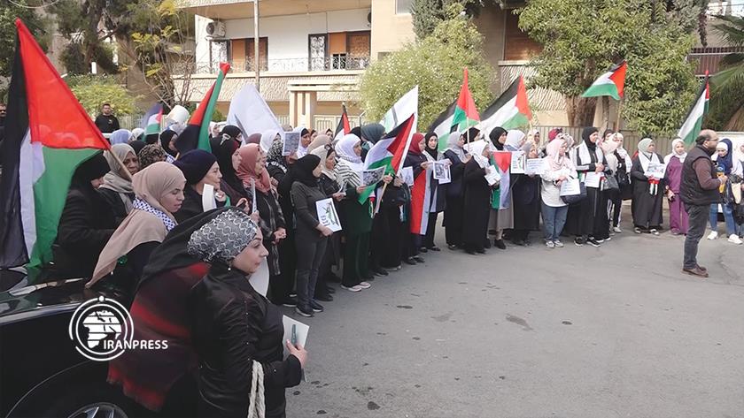Iranpress: Supporters of Palestine and Lebanon Hold Rally in Damascus 
