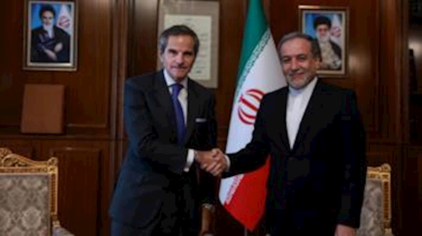 Iranpress: Araghchi Deems Grossi Talks Constructive, Cooperation Contingent on Compliance