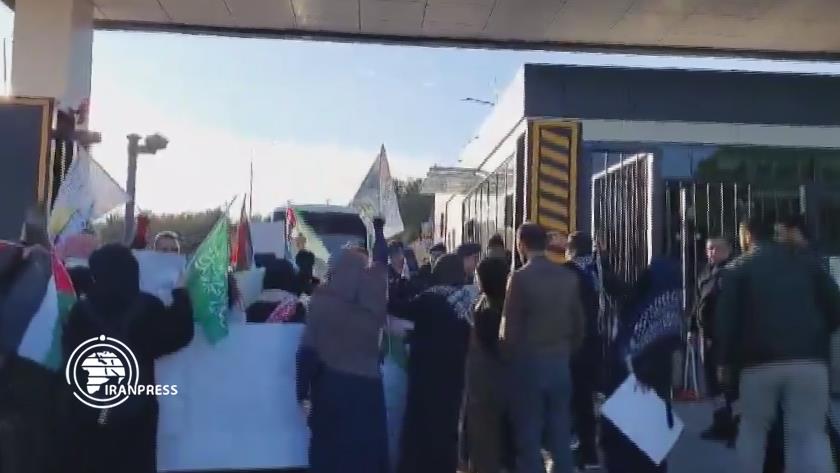 Iranpress: Protests at Ceyhan Port Against Fuel Shipments to Israel