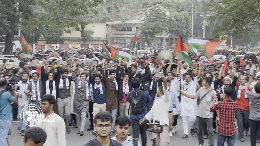 Iranpress: Students March in Bangladeshi Capital in Support of Gaza, Palestine 