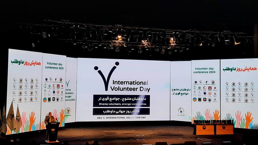 Iranpress: Tehran Hosts Greatest Volunteer Congregation in Iran