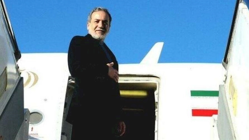 Iranpress: Araghchi Departs Tehran for Cairo to Attend D-8 Summit