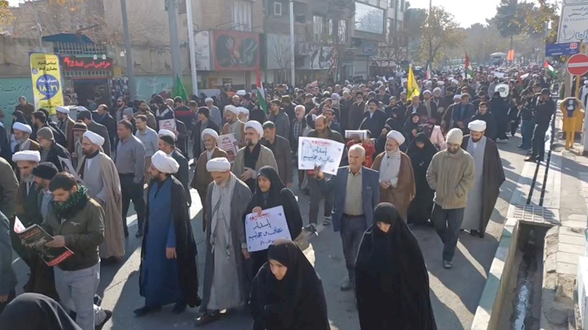 Iranpress: Rally in Support of Palestine and Lebanon in Qom City