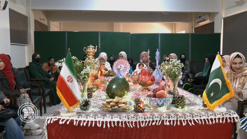 Iranpress: Students Celebrate Yalda Night in Pakistan 