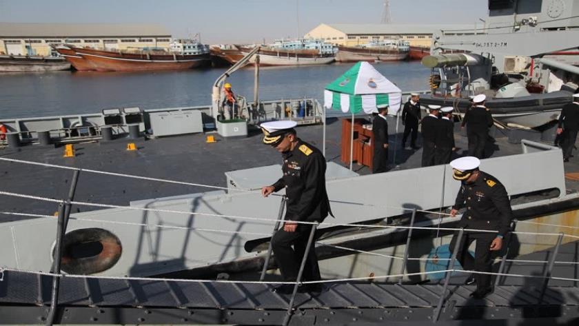 Iranpress: Pakistan Navy Ship Docks at Bandar Abbas in S. Iran