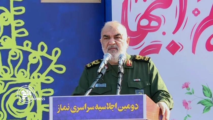 Iranpress: IRGC Top Commander: No power can defeat the IRGC