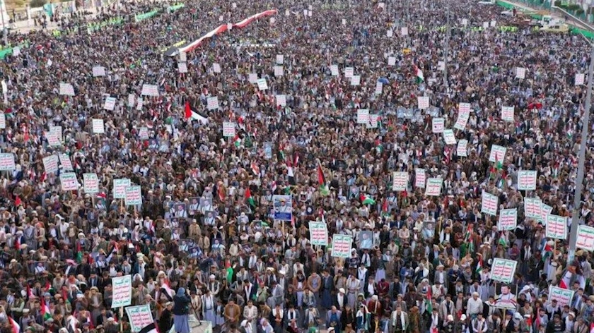 Iranpress: Yemeni People Stage Anti-Israeli Demonstration in Sadda