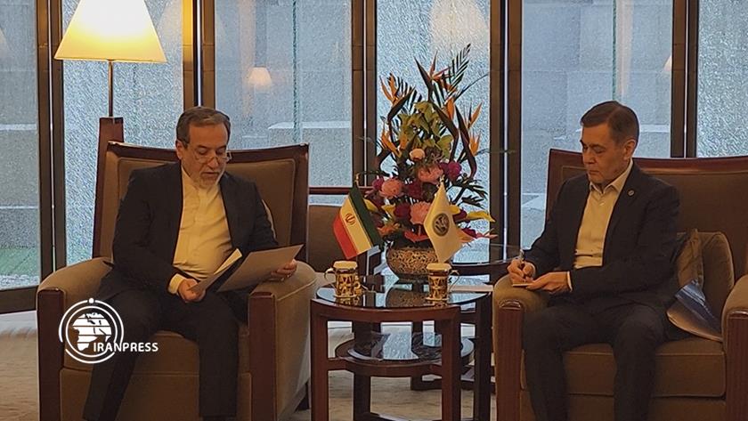 Iranpress: Abbas Araghchi Meets With New Secretary General of SCO 