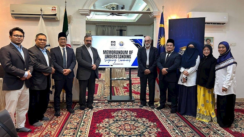 Iranpress: Iran, Malaysia Sign Cultural Memorandum