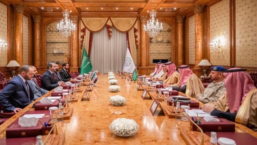 Iranpress: Syrian Transitional Government Foreign Minister Meets with Saudi Defense Minister