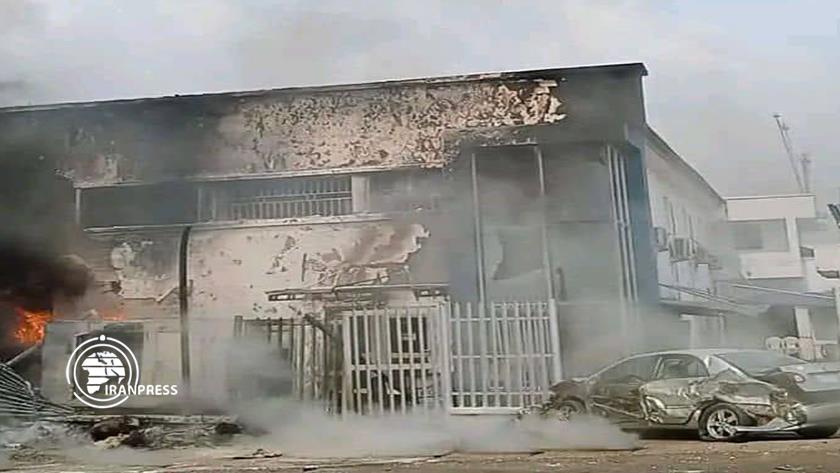 Iranpress: Four people killed, Bank, Houses Burnt as Petrol Tanker Explodes in Nigeria 