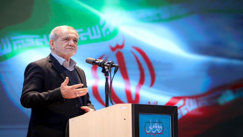 Iranpress: Pezeshkian Stresses National Unity as Key to Iran’s Development