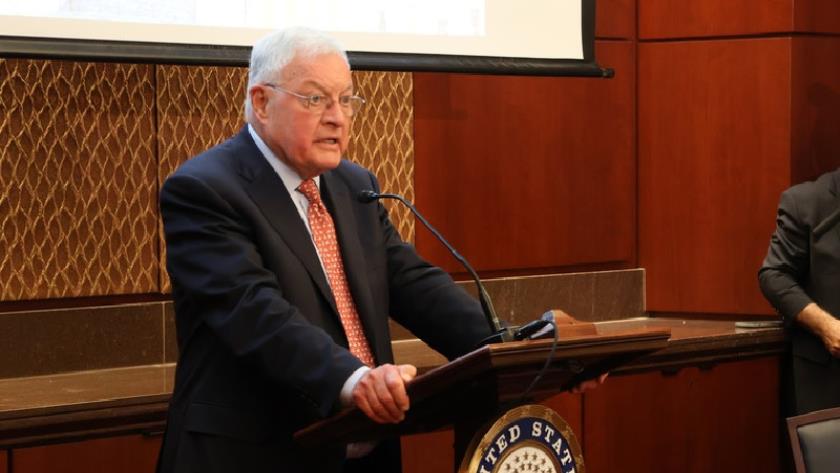 Iranpress: U.S. Urges Zelensky to Hold Elections