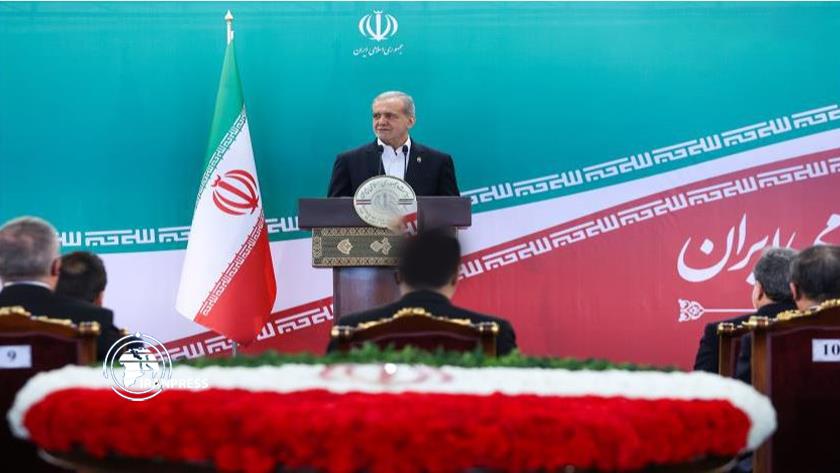 Iranpress: Iran Seeks Neither War nor Nuke Weapons