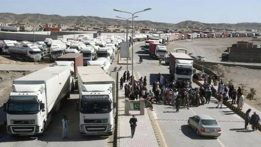 Iranpress: Pakistan Senate Urges Swift Action on Stranded Trucks at Iran Border