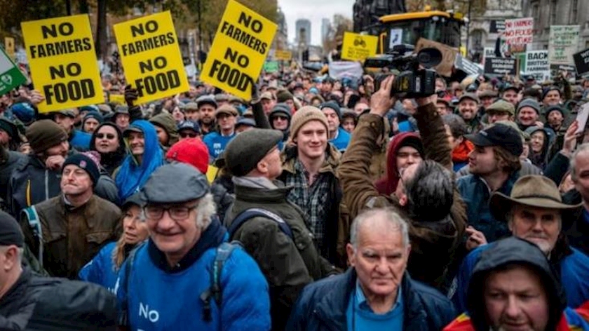 Iranpress: UK Farmers Rally In London to Block New Tax Law 