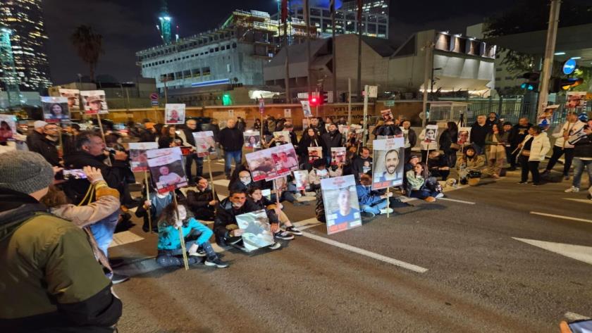 Iranpress: Israeli Families Protest in Tel Aviv Amid Ceasefire Negotiations