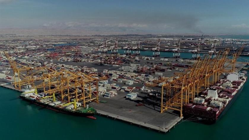 Iranpress: First Ship Granted Permission to Dock at Shahid Rajaee Port After Explosion 