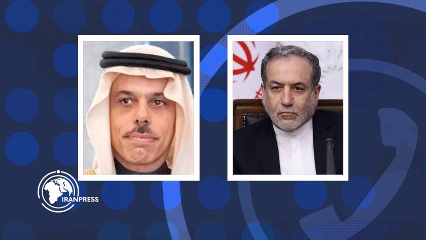 Iranpress: Iranian, Saudi Foreign Ministers Discuss Bilateral Relations, Regional Issues  