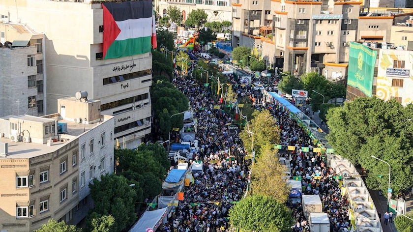 Iranpress: Mass Gathering of Imam Reza Devotees Held in Tehran