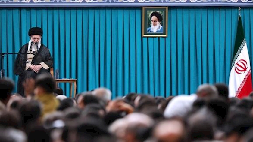 Iranpress: Leader: World Should Stand Against Zionist Regime