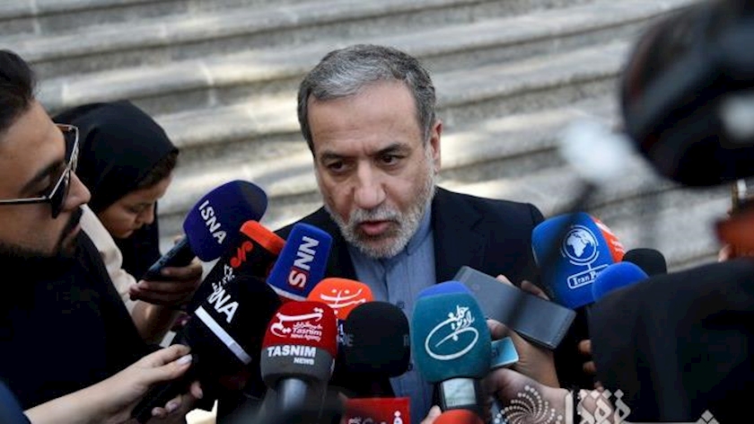 Iranpress: Iran Proceeds Uranium Enrichment, With or Without Deal: Araghchi 