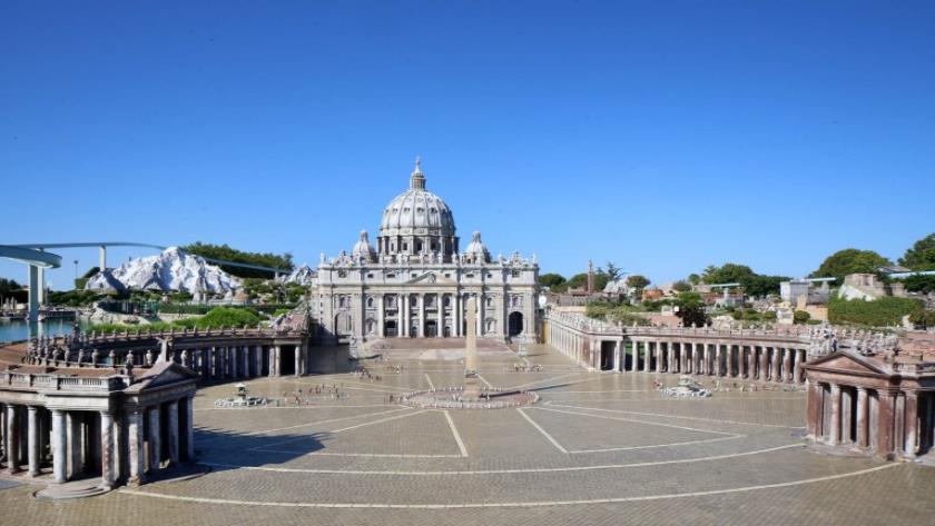 Iranpress: Iranian Delegation Arrives in Vatican for High-Level Meetings