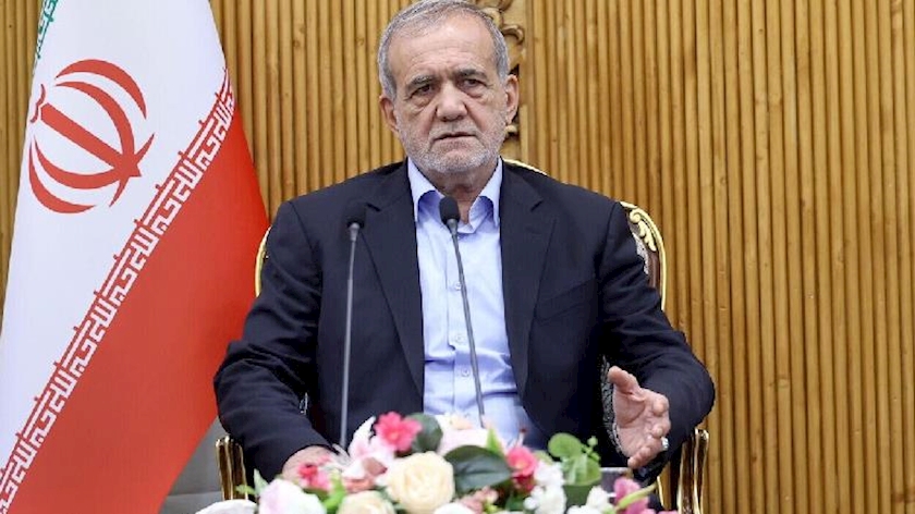 Iranpress: Iran’s President Travels to Oman, Calls for Stronger Ties with Neighbors