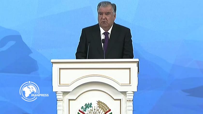 Iranpress: Tajik President Urges Effective Collaboration for Glacier