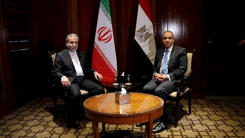 Iranpress: Iran’s Top Diplomat Meets Egyptian Counterpart in Cairo Amid Regional Diplomacy Push