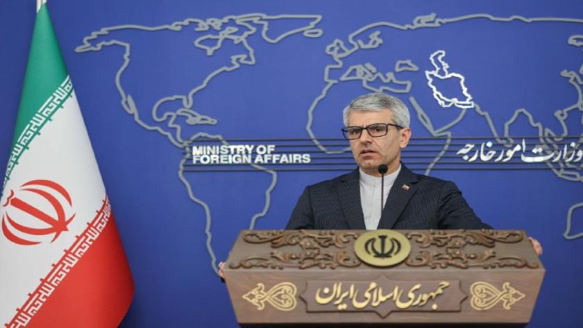 Iranpress: Iran Rejects Claims on Three Islands