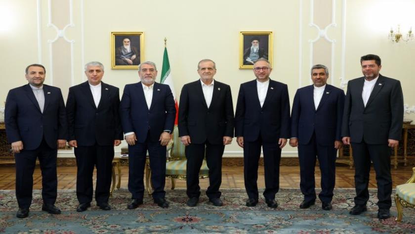 Iranpress: Iran’s Pezeshkian Says Stronger Global Ties Shield Nation from Economic Shocks