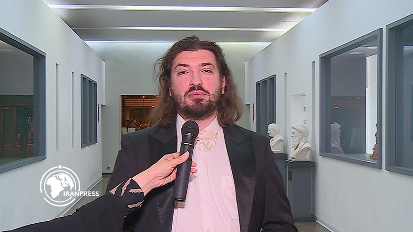 Iranpress: Russian Artist Highlights Cultural Unity During Cultural Week in Iran