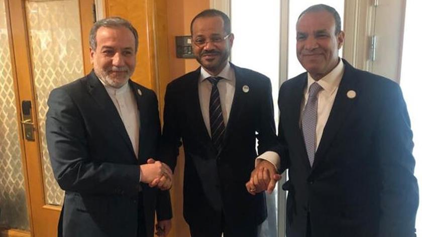 Iranpress: Iran, Egypt, Oman FMs hold talks in Oslo